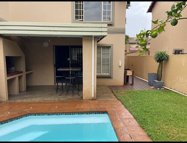 2 bed property to rent in EQUESTRIA